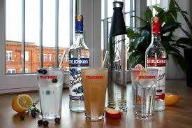 3 longdrinks mit stolichnaya vodka