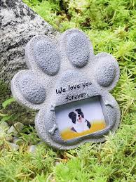 paw print pet memorial stone for dogs