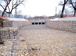 Our reno mattress edges are reinforced (selvedged) with heavier 9 gauge wire and the mattress is divided with internal partitions to form uniformly spaced cells. Gabion Baskets Reno Mattresses Erosion Control Gabion Baskets Erosion Control Landscape Design