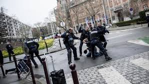 Bildergebnis für manifestations contre la loi travail et violences policieres