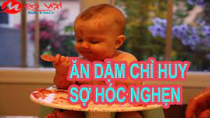 Hãy đọc bài viết này nếu bạn sợ bé ăn dặm tự chỉ huy bị hóc nghẹn - YouTube