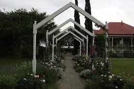 63 Garden Trellis Ideas To Add Beauty