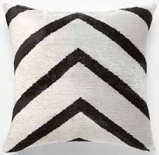23 modern black and white pillows that