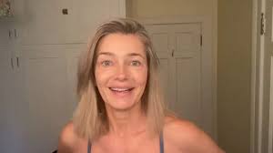 It's unretouched, porizkova told page six style of the shoot. Paulina Porizkova S Says Her Nude Vogue Cover Wasn T Filtered 9celebrity