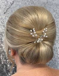 Short blonde hairstyle for women over 50. 50 Ravishing Mother Of The Bride Hairstyles
