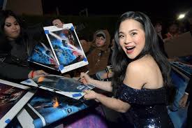 The film features the voices of kelly marie tran and awkwafina as the titular raya and sisu, the last dragon, respectively. Kelly Marie Tran To Star As Title Role In Disney S Raya And The Last Dragon