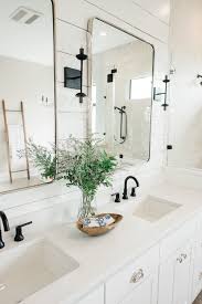 50 Farmhouse Bathroom Decor Ideas You