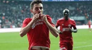 Emre kılınç is a turkish professional footballer who plays as a winger for galatasaray. Emre Kilinc Tan Samimi Aciklamalar Trt Spor Turkiye Nin Guncel Spor Haber Kaynagi