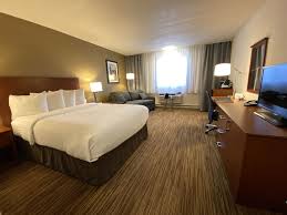 The quality suites® hotel in stratford, ct is located off interstate 95 and near the housatonic river.this hotel is smoke free. Accommodation In Matane Hotel Quality Inn Suites Matane