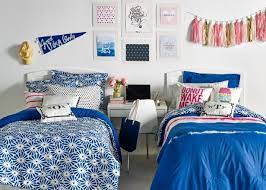 how to decorate dorm room on a budget