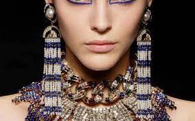 maquillage pharaon de chanel
