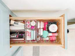 how to organize makeup in drawers