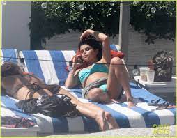 Selena Gomez: Miami Bikini Babe!: Photo 2723877 | Bikini, Selena Gomez  Photos | Just Jared: Entertainment News