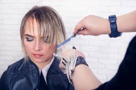 Razor cut is different from scissor cutting: How To Do A Razor Hair Cut Lovetoknow