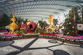 gardens by the bay christmas 2021