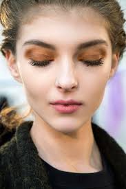 how to wear the best makeup trends for