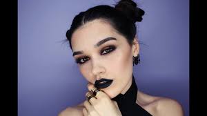 13 dark makeup tutorials for all the