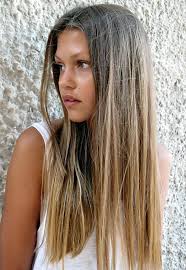 Balayage pour les cheveux foncés est une coiffure classique qui apportera de la dimension et de la vie à vos cheveux. Balayage Blond Ou Caramel Pour Vos Cheveux Chatains Archzine Fr