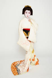 dressed to the nines geisha kikuno launched kagai restoration project in ganrinin in 2016 to