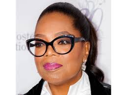 oprah winfrey wearing black frame gles