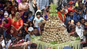 Lebaran Ketupat: Tradisi Khas Muslim Indonesia