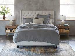 What Color Bedding Goes With Gray Walls