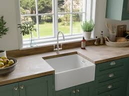 how to clean a kitchen sink and make