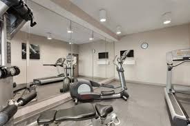 There is no need to buy top of the line, high priced home gym equipment if you cannot afford it. Some Of The Useful Home Gym Decor Ideas To Check Out