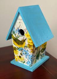 Small Birdhouse Goldfinch Motiff