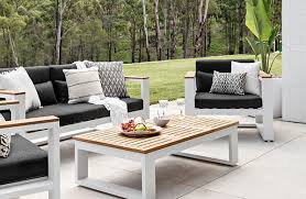 Modern Indoor Outdoor Furniture Bay