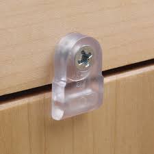 Retainer Clip For Glass In The