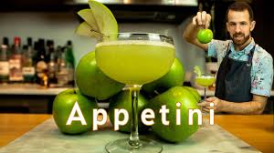 apple martini with fresh apple juice