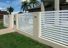 Anda bisa memilih atau mendesain sendiri pagar cantik yang diinginkan untuk memperindah rumah. 5 Desain Pagar Rumah Minimalis Terbaru Tahun 2020