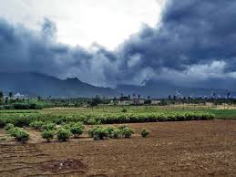 The weather is sunny and warm with an average temperature of around 28 degrees celsius or (82 degrees fahrenheit) across most of the state if you don't mind a few tropical thunderstorms, kerala is quite pleasant in november. Monsoon Wikipedia