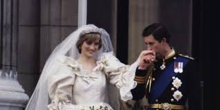 Back at buckingham palace, the queen made several balcony appearances. 11 Facts About Princess Diana And Prince Charles S Wedding