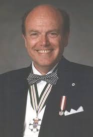 From his birth in modest circumstances in rural Saskatchewan to Chairman, President, CEO and sole proprietor, all rolled into one, Jimmy Pattison is a ... - 1990_JPattison2