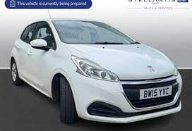 https://www.carwow.co.uk/peugeot/208/colours/white gambar png