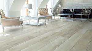 vinyl flooring and installer on