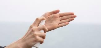 حساسية اليدين من مواد التنظيف الطبيعية في المنزل