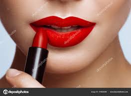red lips and clic makeup