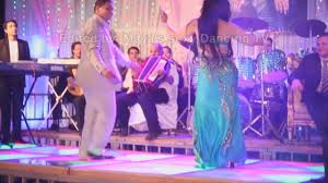 رقص الراقصة أسما وجسم ساهن ملبن يشهي وفستان مبين كافة تضاريس جسمها - YouTube