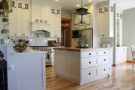 That said, more and more kitchens do have cabinets that extend to the ceiling, even with 9 or 10 foot ceilings. 7 Cottage Kitchen Style A Small Paradise In Your Home