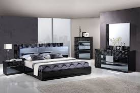 2pc Bedroom Set With King Platform Bed