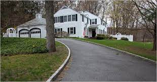 Cuomo, 63, and lee, 54, purchased the house in 2008 and lived there for years until they called it quits in 2019. Despite Cuomo S Mount Kisco Ties New Castle Claims Him Too The New York Times