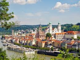 Passau is a perfect example of a great river cruise port of call. Passau Niederbayern Urlaub Buchen