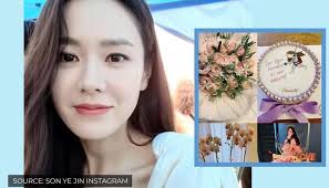 Hyun bin dan son ye jin resmi berpacaran, ini sederet wanita yang dikonfirmasi pernah menjadi kekasihnya. Crash Landing On You Star Son Ye Jin Shares Pics Of Gifts Including Hyun Bin S Cake
