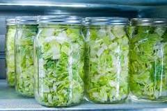 does-salad-last-longer-in-glass-jars