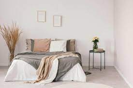 decorate your bedroom in neutral colors