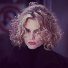 Blonde highlighted hair on michelle pfeiffer. Nowness S Photo On Instagram Michelle Pfeiffer Selina Kyle Curly Hair Styles