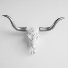 Faux Carved Texas Longhorn Skull White And Silver